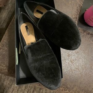 Tahari Frankie Flats